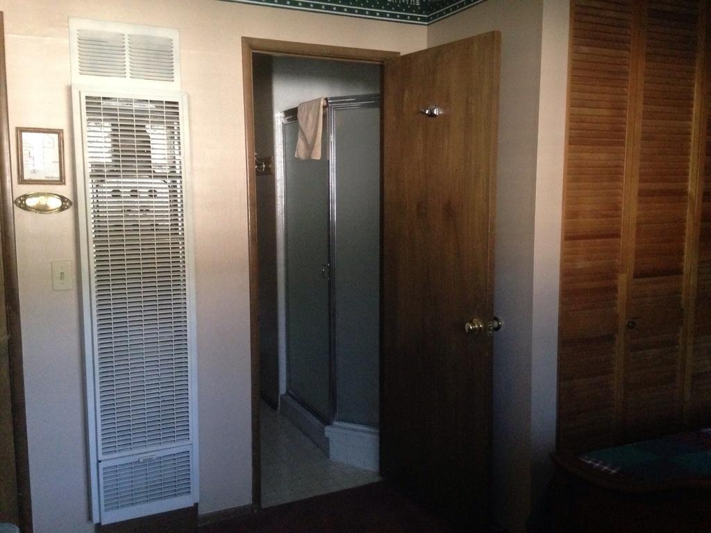Switzerland Haus Bed And Breakfast Inn Big Bear Lake Ruang foto