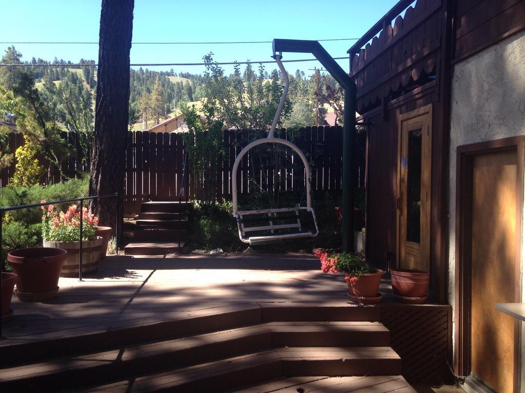 Switzerland Haus Bed And Breakfast Inn Big Bear Lake Bagian luar foto