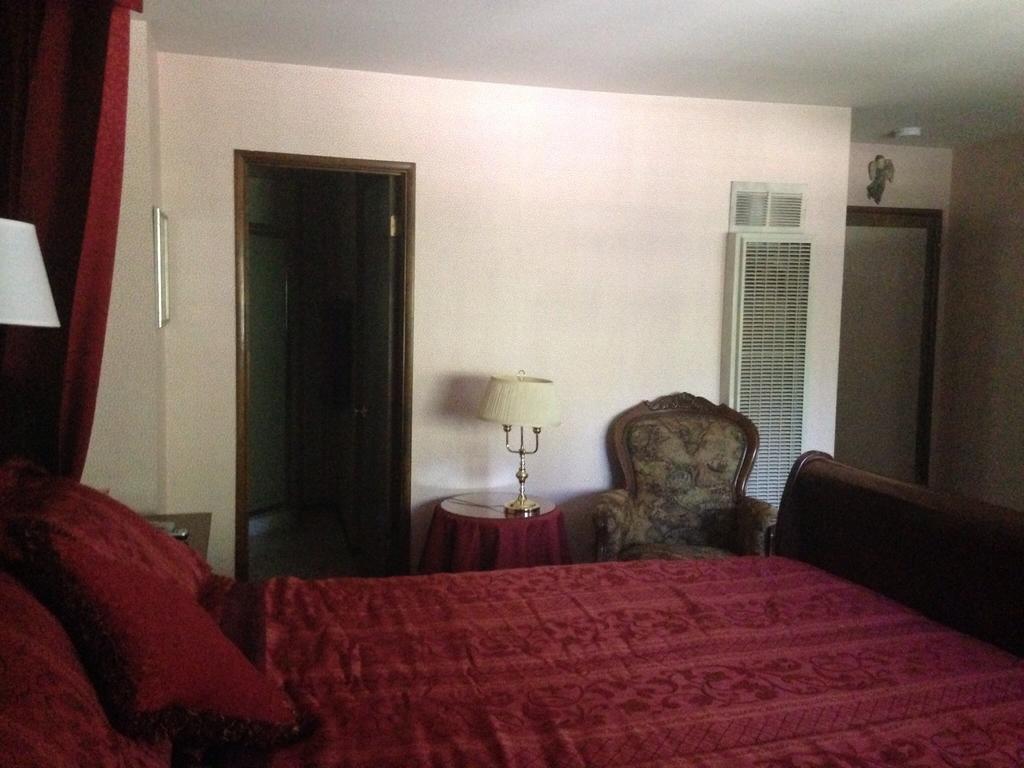 Switzerland Haus Bed And Breakfast Inn Big Bear Lake Ruang foto